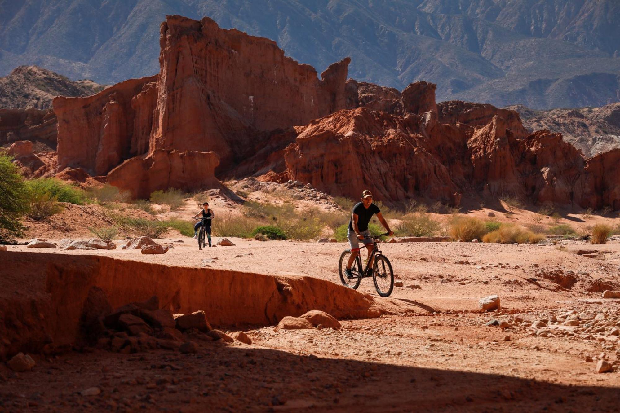 فندق غريس كافاييت كفايات المظهر الخارجي الصورة Biking at the Grand Canyon